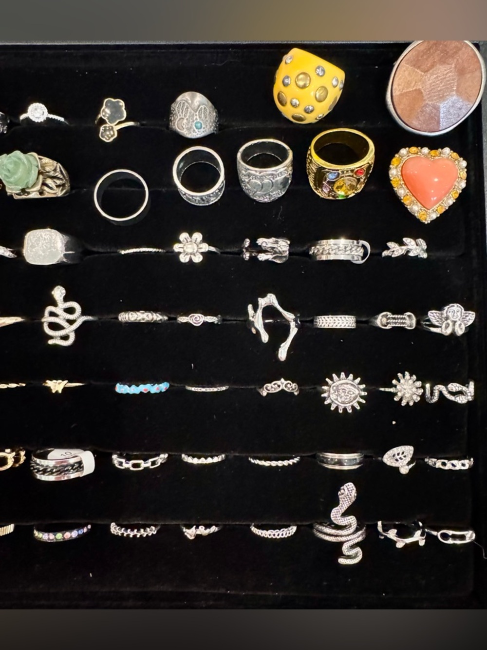 50 Fashion Rings 💍 Mystery Lot | Gold & Silver Tone | Reseller Bundle | $29 WOW - Picture 12 of 16
